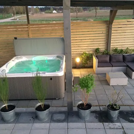 別荘 Mleczarnia Z Prywatnym Jacuzzi Mikołajki