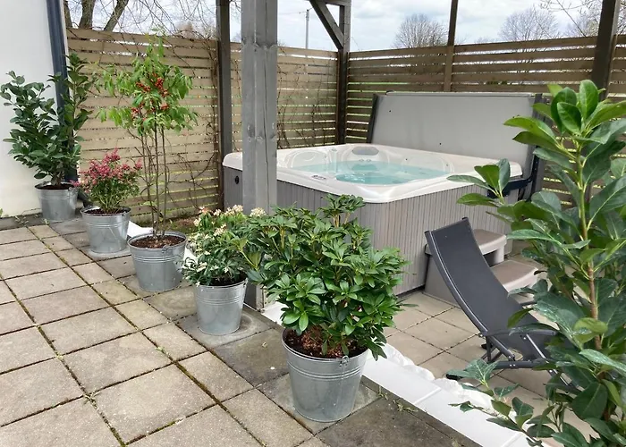 Mleczarnia Z Prywatnym Jacuzzi Дом отдыха Миколайки