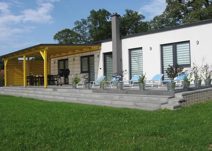 Дом отдыха Mleczarnia Z Prywatnym Jacuzzi Миколайки