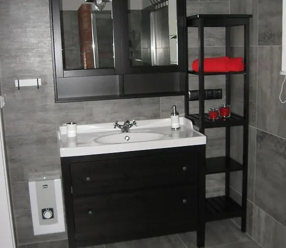 Mleczarnia Z Prywatnym Jacuzzi Дом отдыха *