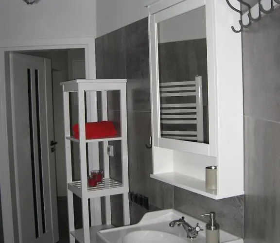 Дом отдыха Mleczarnia Z Prywatnym Jacuzzi